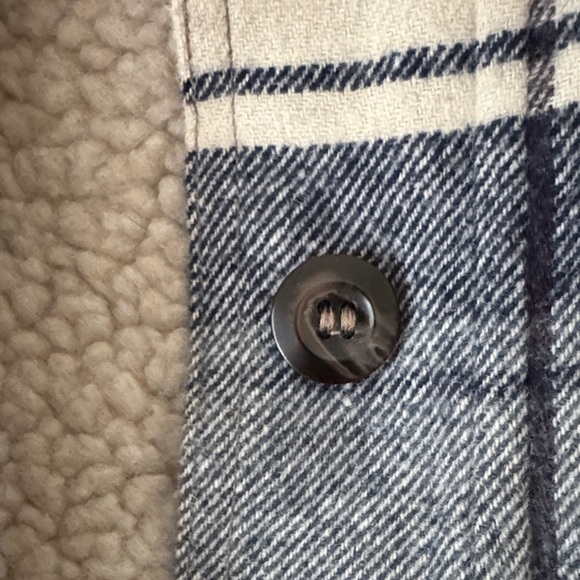 Jenni Kayne Farmhouse Plaid Sherpa Jacket - Picture 5 of 14